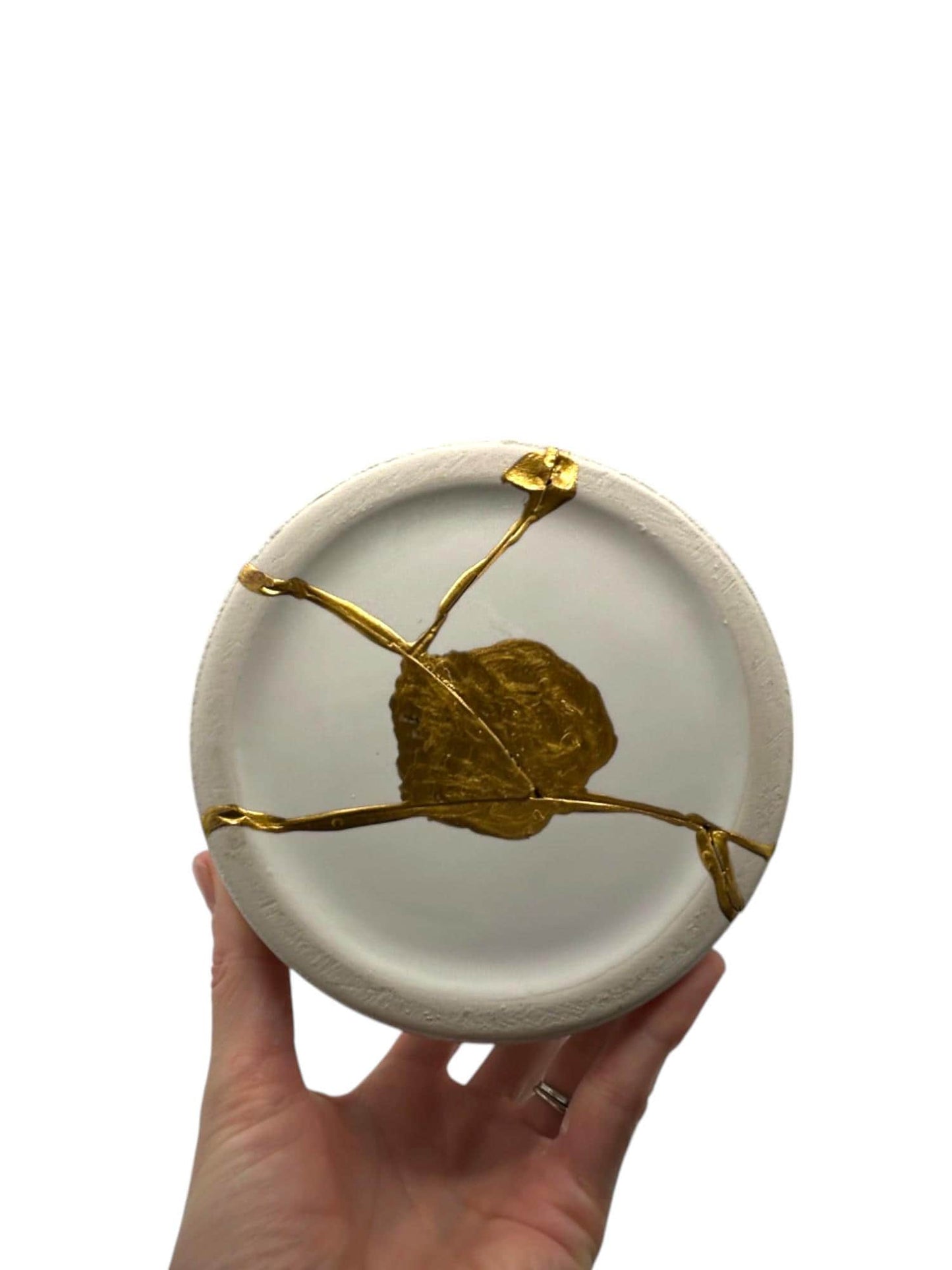 buy online luxury, bestseller, handmade, one of a kind, modern kintsugi japanese pottery art gift decorative cylinder vase for dried flowers in white with rough brushed horizontal texture and gold paint along break lines for sale