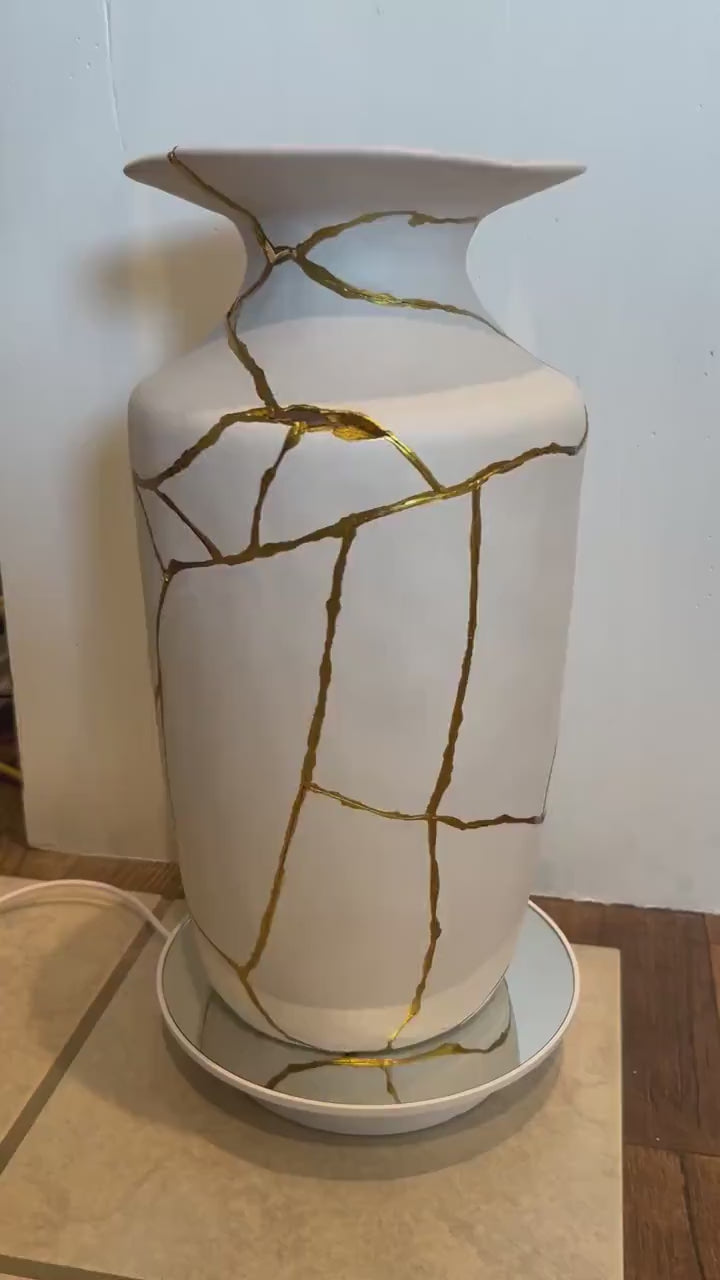 Kintsugi Giraffe Flat Rim Vase - Japanese Pottery Broken + Repaired - Matte/Whitewashed - Hand Painted Gold - Large - Floor/Table (H) 14in