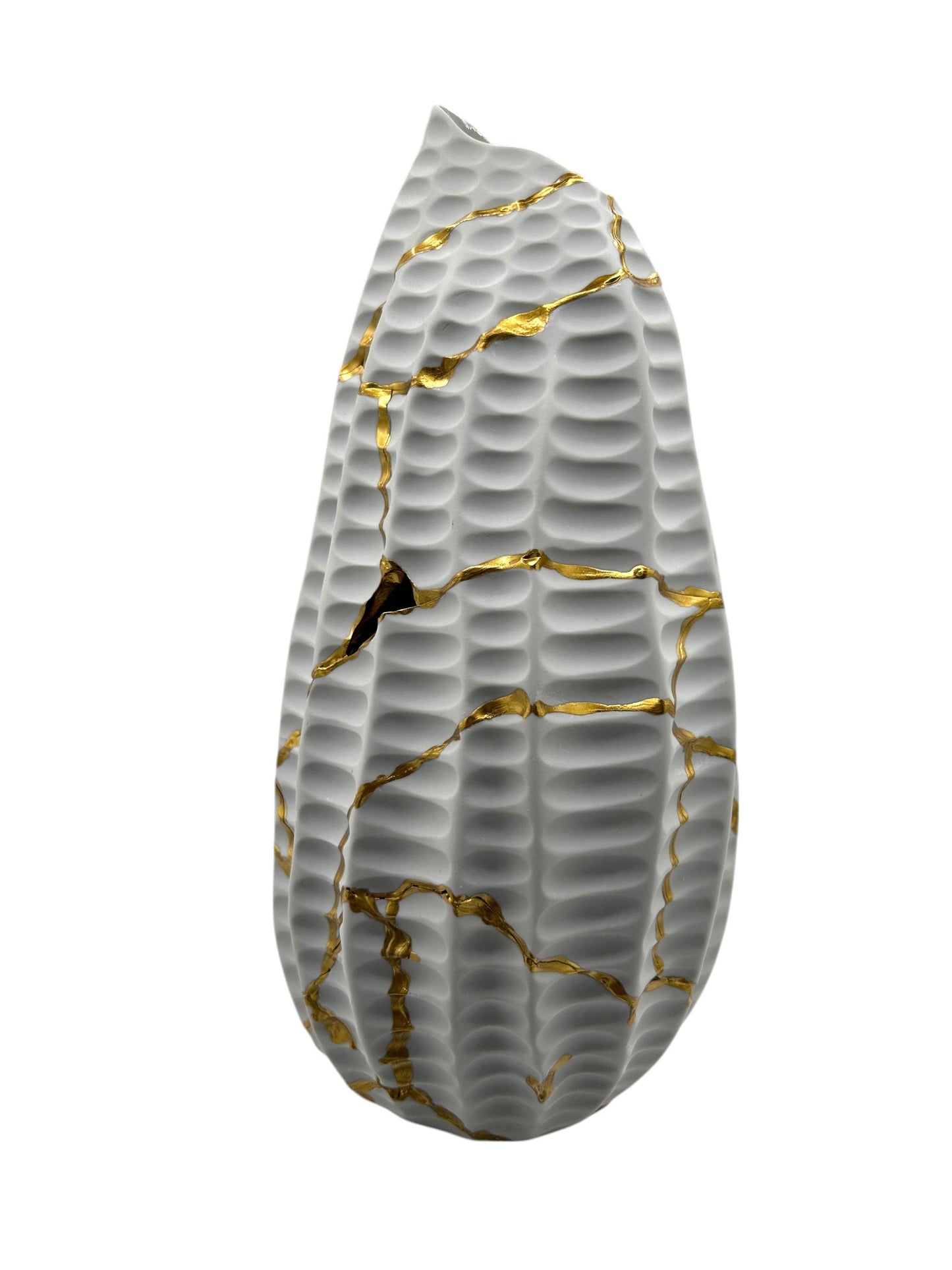 Modern Kintsugi seahorse-shaped ceramic vase with textured gray surface and hand-painted gold repair lines on white background