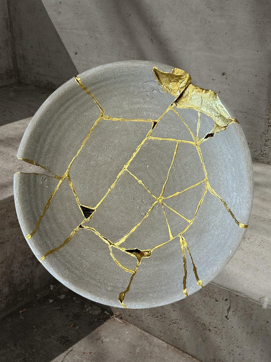Kintsugi Low Bowl - Wabi Sabi - Broken + Repaired Japanese Pottery Art - Hand Painted Gold - Whitewashed/Ridged - Large - Gray (D) 12in