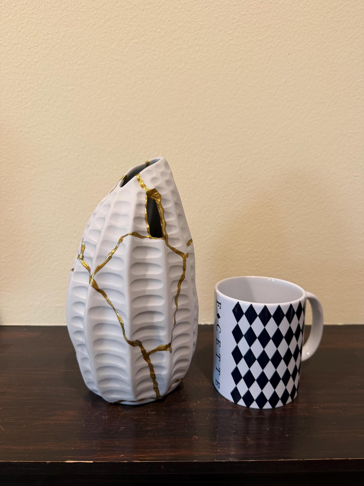 Modern Kintsugi Seahorse Small Vase - Japanese Gold Repair, Made in Thailand