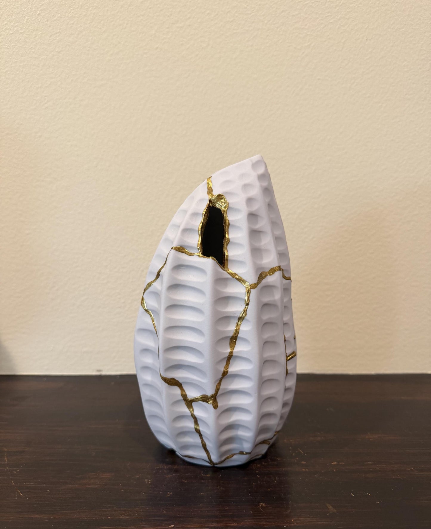 Modern Kintsugi Seahorse Small Vase - Japanese Gold Repair, Made in Thailand
