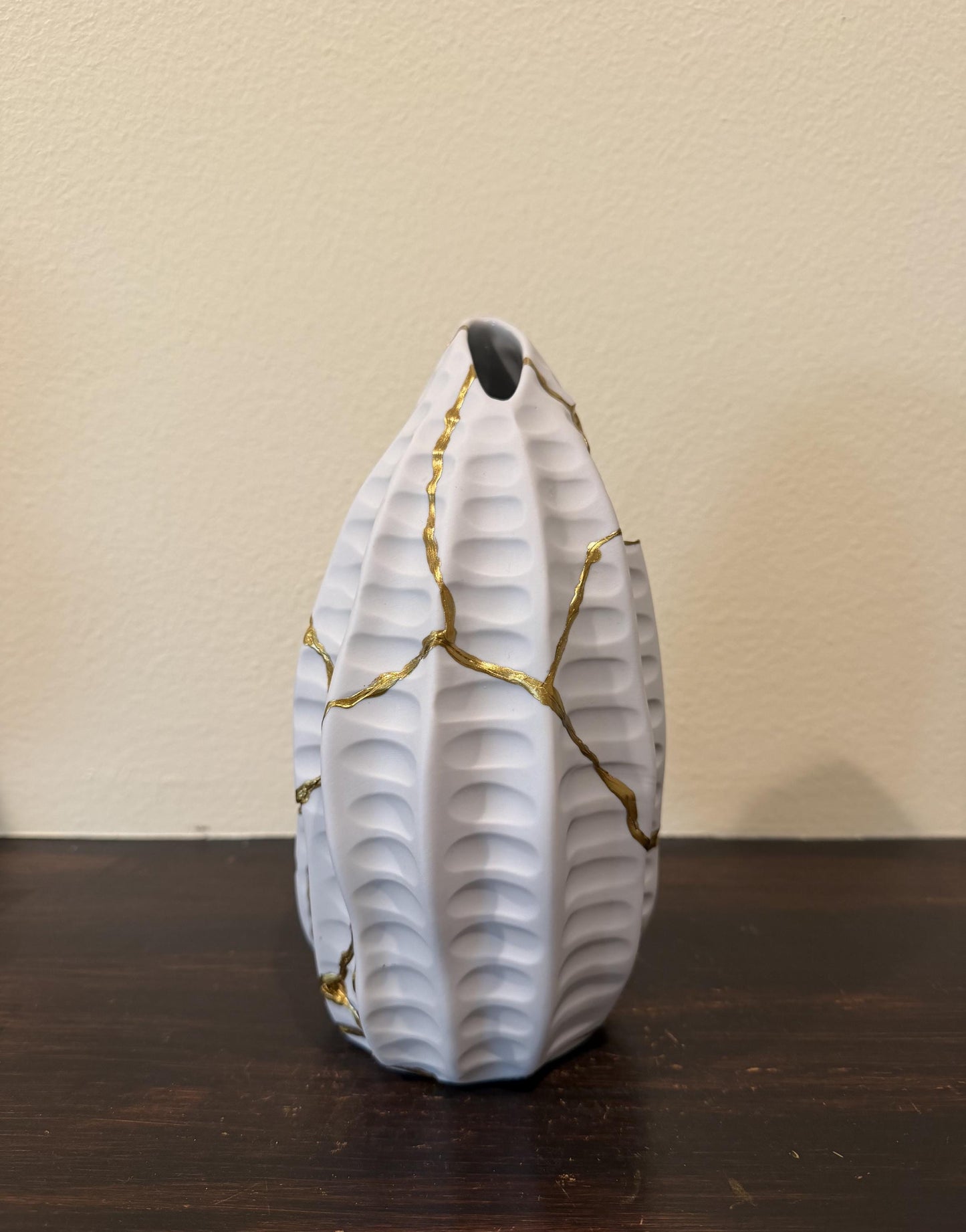 Modern Kintsugi Seahorse Small Vase - Japanese Gold Repair, Made in Thailand