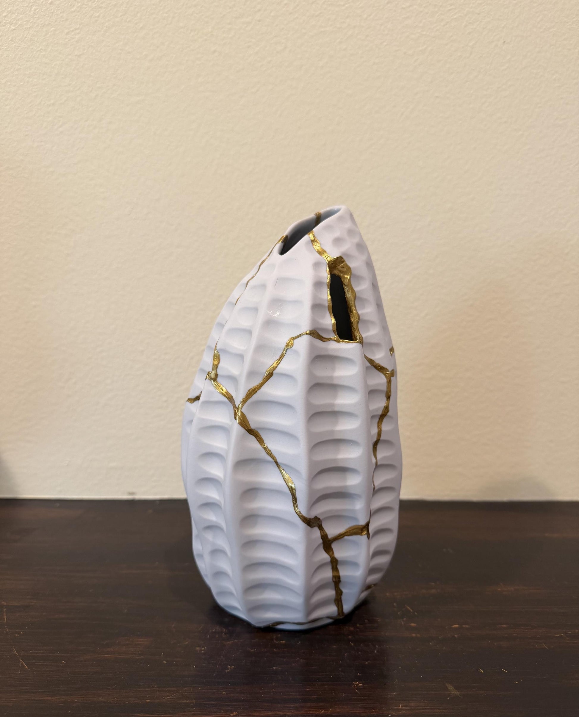 Modern Kintsugi Seahorse Small Vase - Japanese Gold Repair, Made in Thailand
