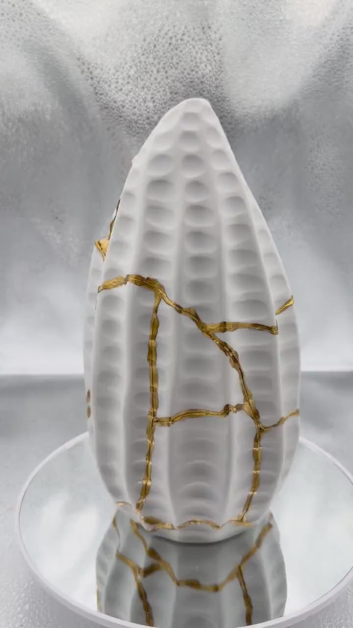 Modern Kintsugi Seahorse Small Vase - Japanese Gold Repair, Made in Thailand