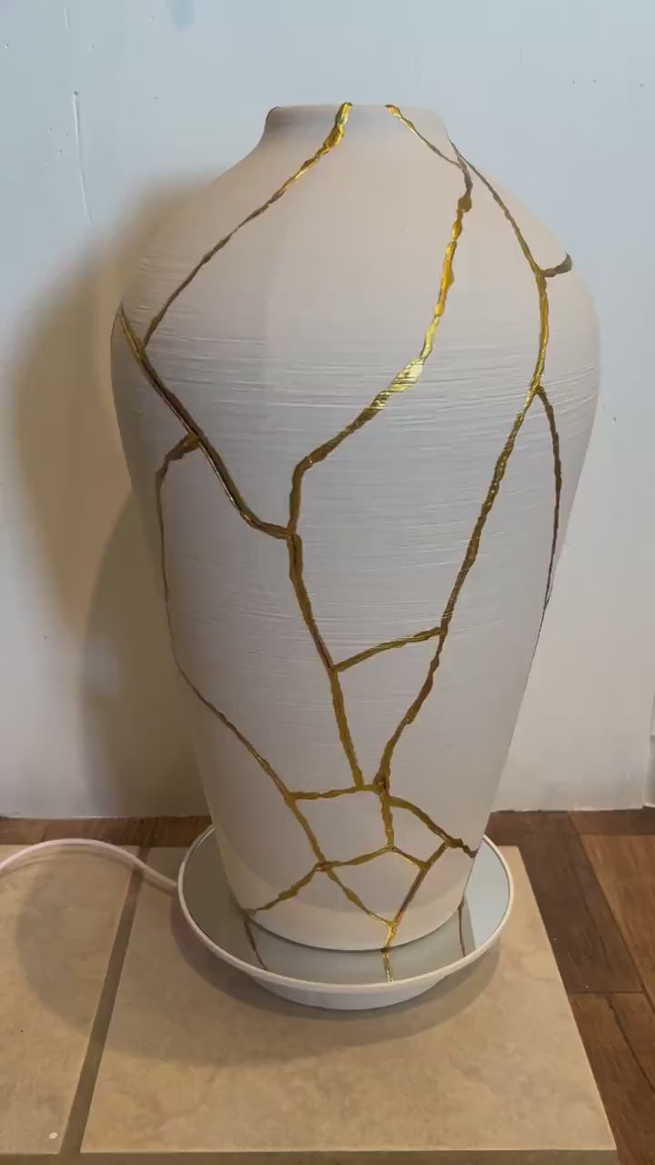 Kintsugi Giraffe Floor Vase - Japanese Pottery Broken + Repaired - Matte White/Brushed Texture - Hand Painted Gold - Urn Style/XL (H) 16.5in